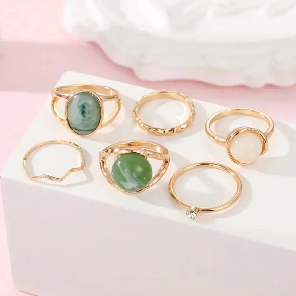 *CAPRICE* 6-Pc Gold x Green Gem Fashion Ring Set